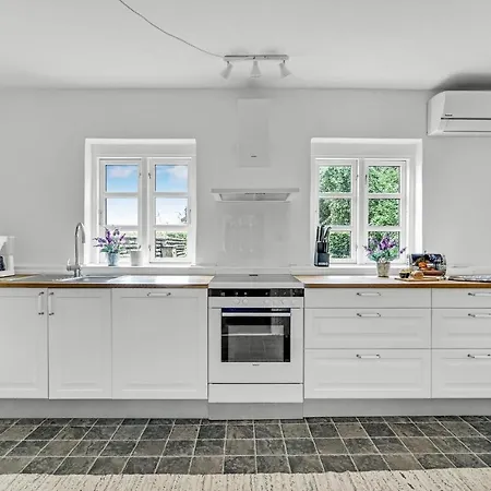 Nyaraló 3 Bedroom Cozy In *